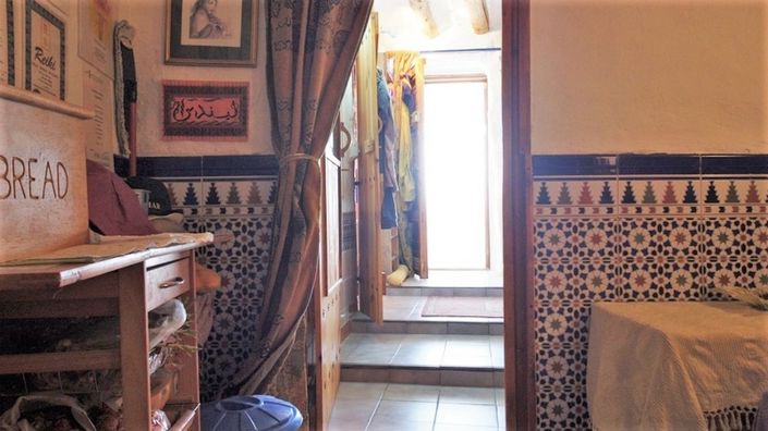 Image No.35-4 Bed House for sale