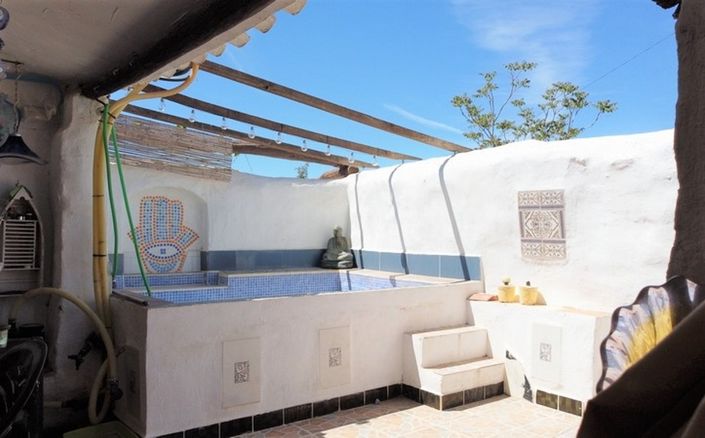 Image No.9-4 Bed House for sale