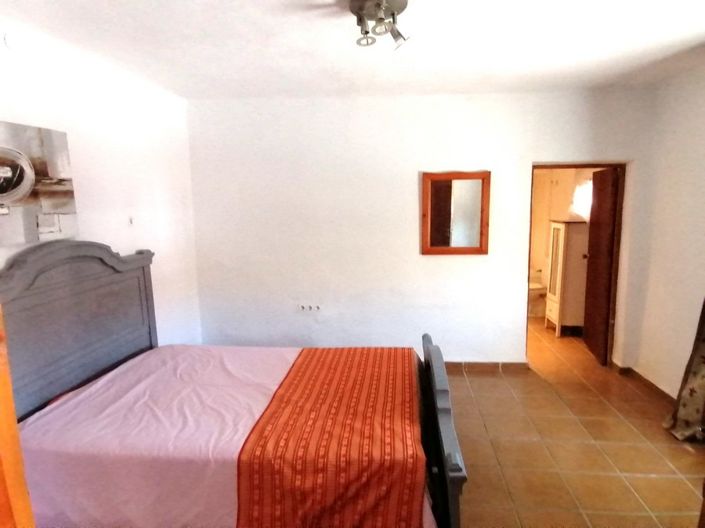 Image No.11-5 Bed Property for sale