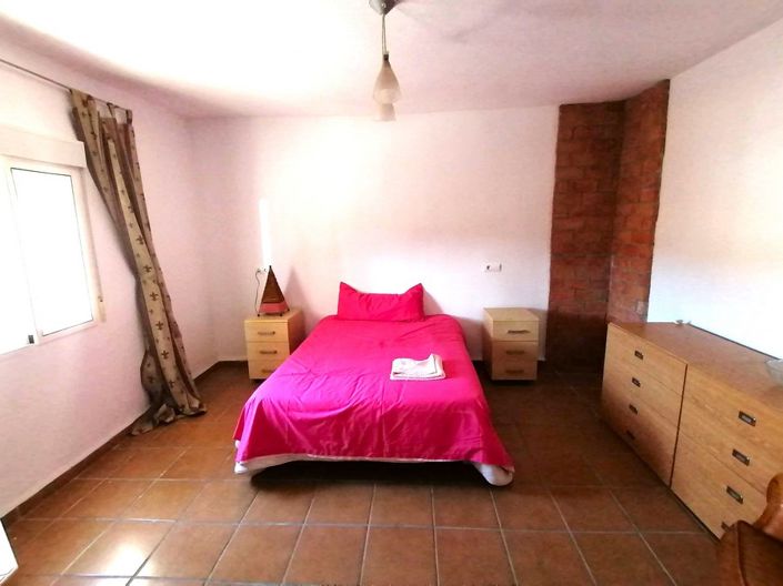 Image No.10-5 Bed Property for sale