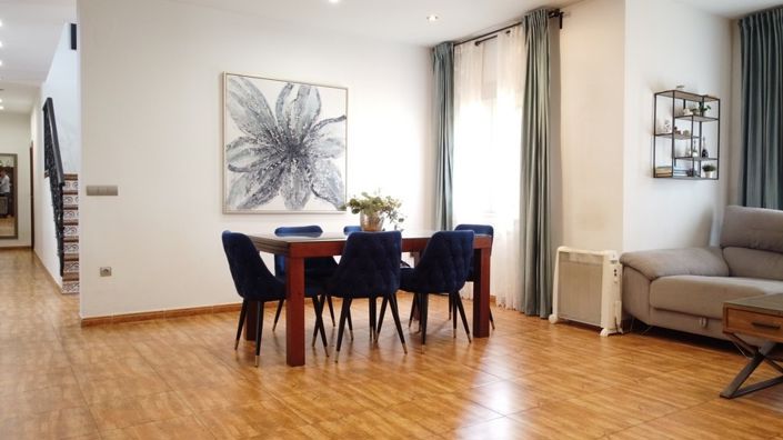 Image No.14-4 Bed Property for sale