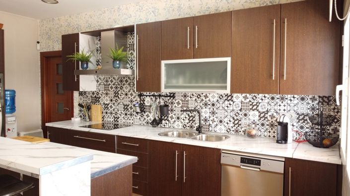 Image No.17-4 Bed Property for sale