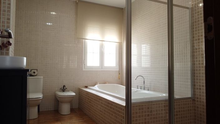 Image No.23-4 Bed Property for sale