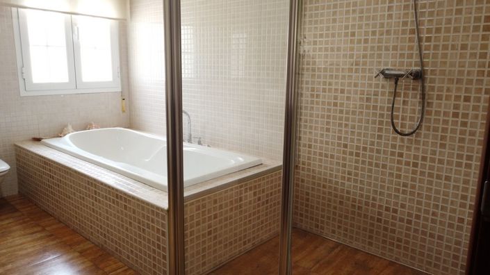 Image No.25-4 Bed Property for sale