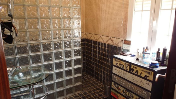 Image No.36-4 Bed Property for sale