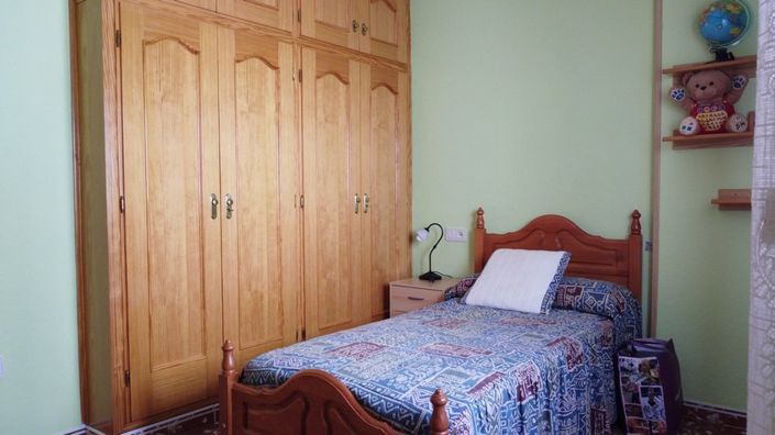 Image No.24-3 Bed Property for sale