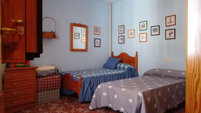 Image No.26-3 Bed Property for sale