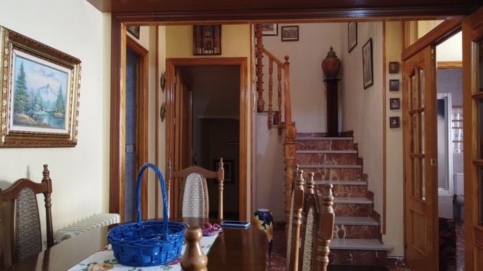 Image No.6-3 Bed Property for sale