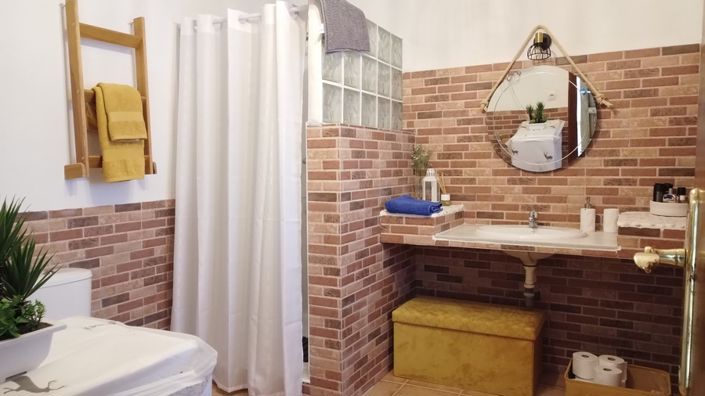 Image No.27-3 Bed House for sale