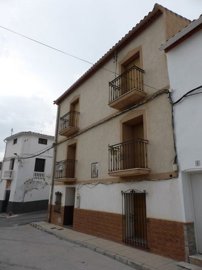 4 Bed Property for sale