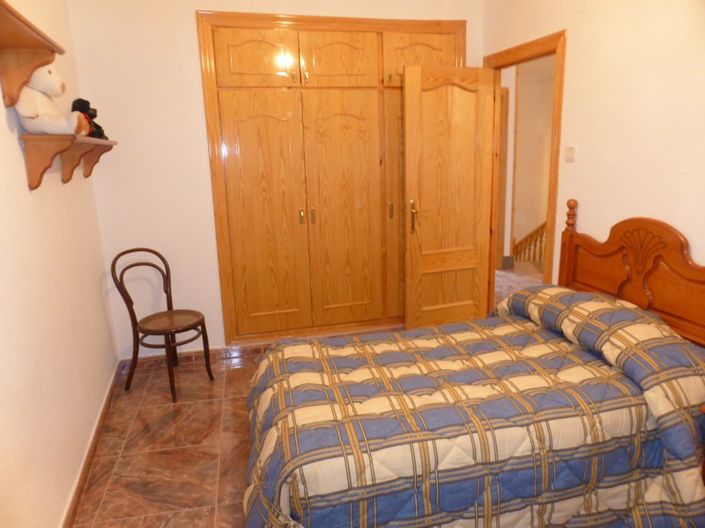 Image No.20-4 Bed Property for sale