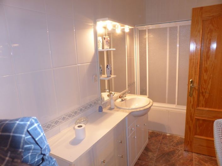 Image No.6-4 Bed Property for sale