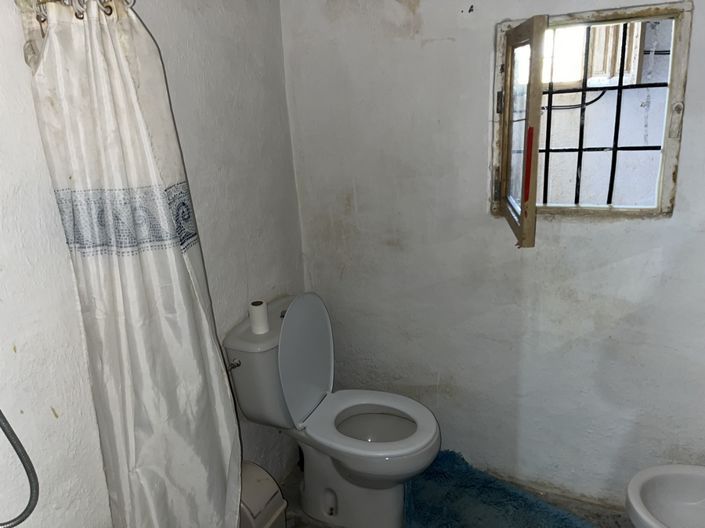 Image No.18-2 Bed House for sale