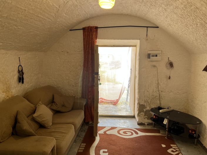 Image No.6-2 Bed House for sale