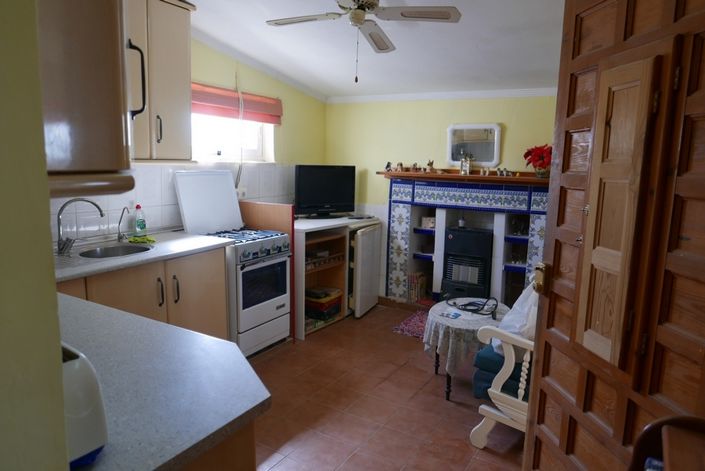 Image No.12-7 Bed Property for sale