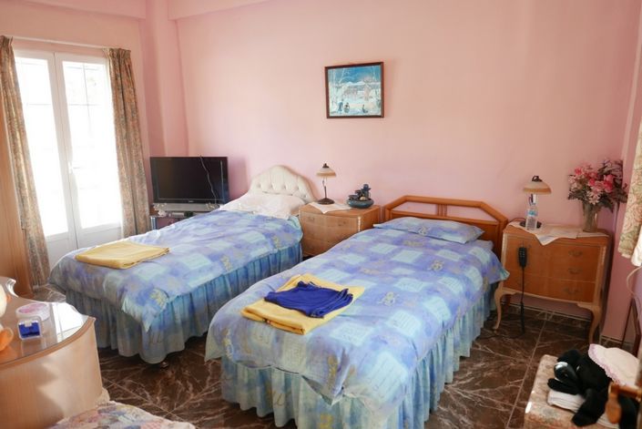 Image No.23-7 Bed Property for sale