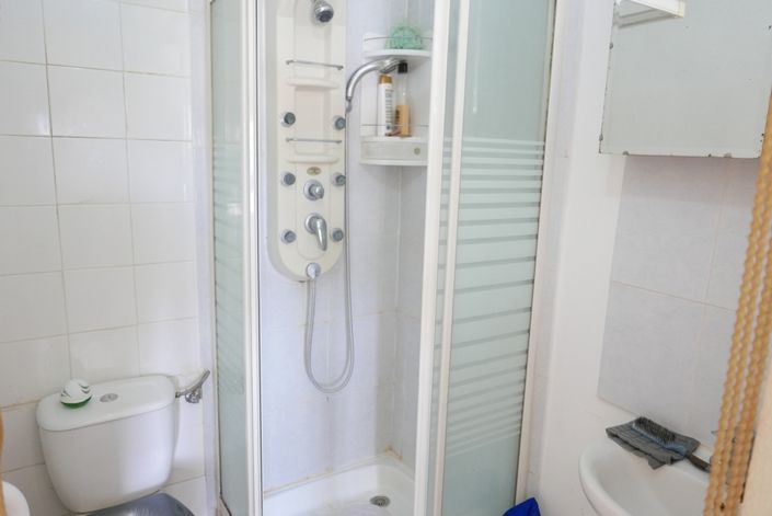 Image No.33-7 Bed Property for sale