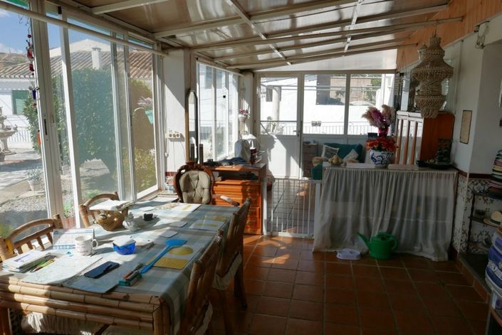 Image No.10-7 Bed Property for sale