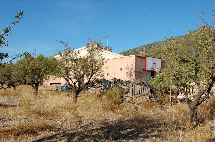 Image No.6-3 Bed Property for sale