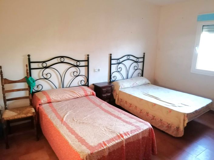 Image No.10-3 Bed Property for sale