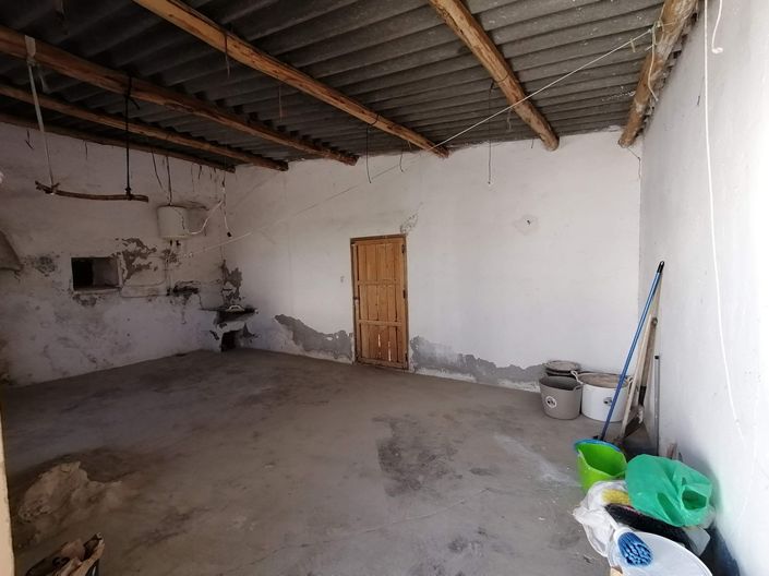 Image No.40-6 Bed House for sale