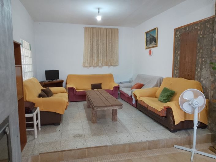 Image No.14-6 Bed Property for sale