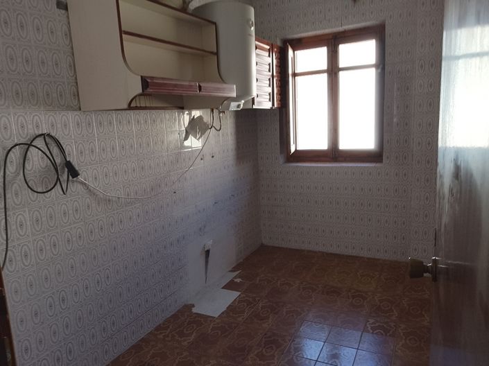 Image No.23-6 Bed Property for sale