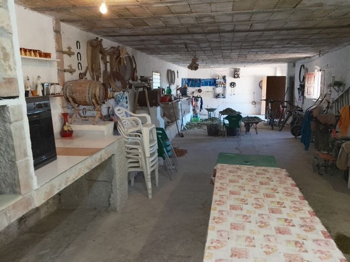 Image No.37-6 Bed Property for sale