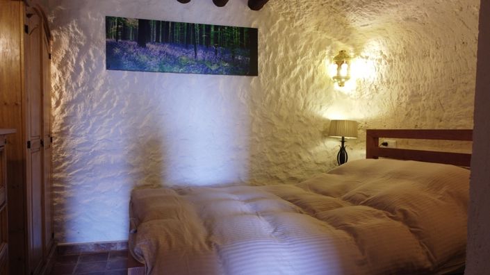 Image No.18-3 Bed House for sale