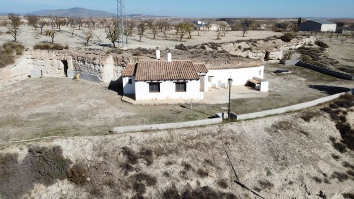 Image No.37-3 Bed House for sale