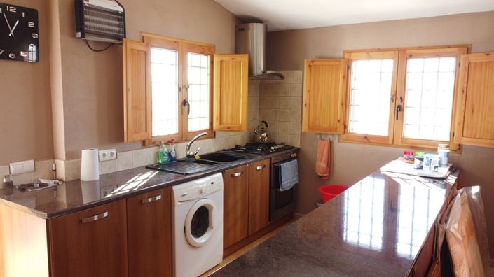Image No.10-3 Bed House for sale