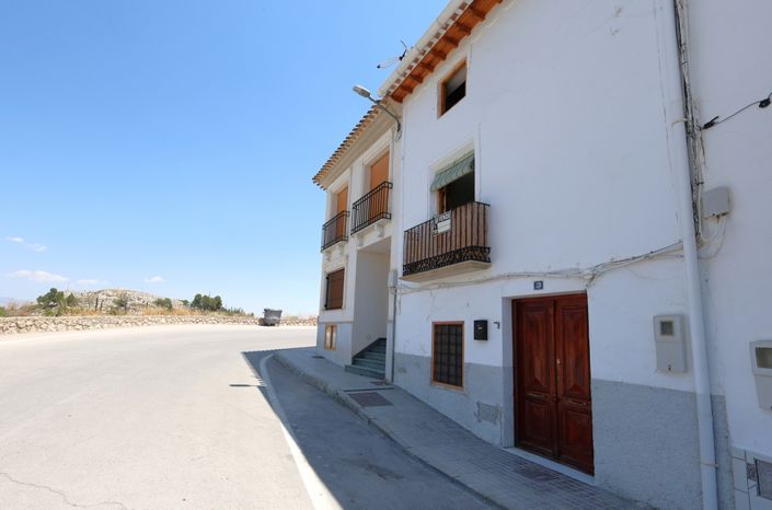 Image No.2-6 Bed Property for sale