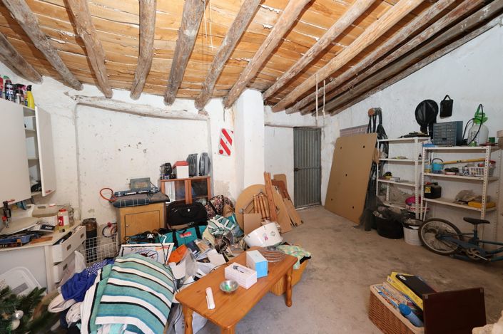 Image No.33-6 Bed Property for sale