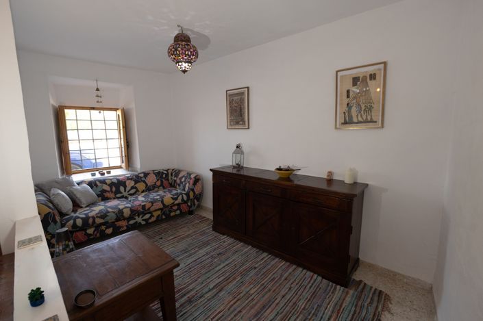 Image No.5-6 Bed Property for sale