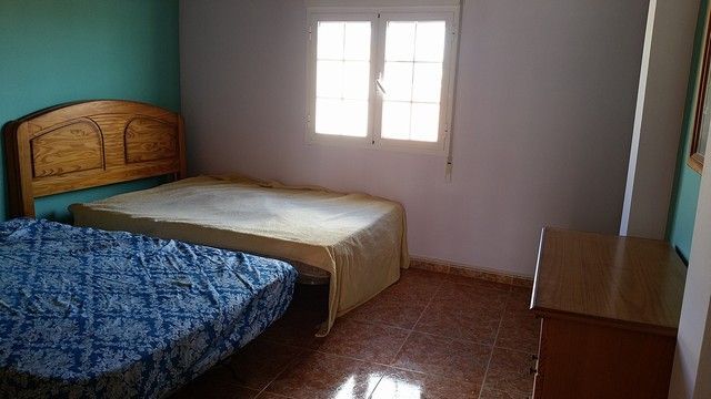 Image No.8-6 Bed Property for sale