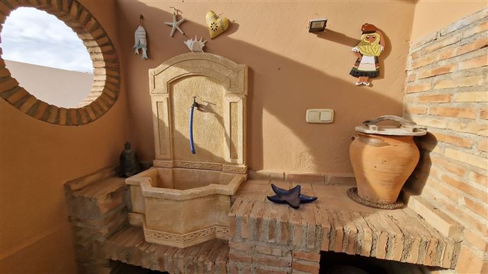 Image No.14-5 Bed Property for sale