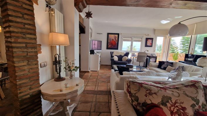 Image No.22-5 Bed Property for sale