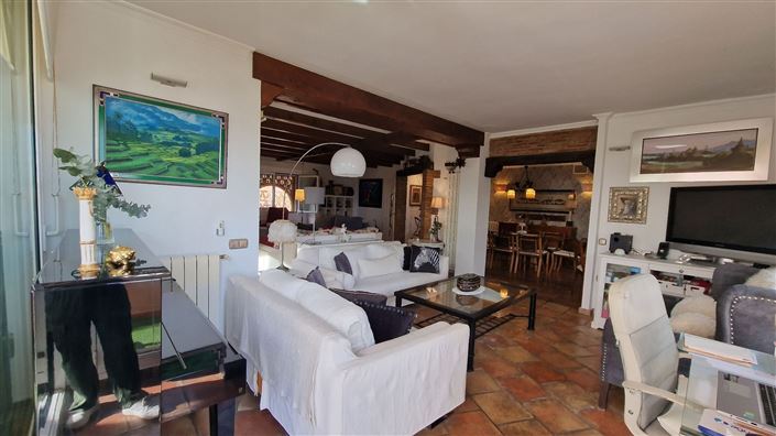 Image No.23-5 Bed Property for sale