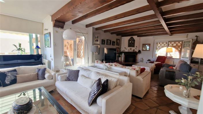 Image No.24-5 Bed Property for sale