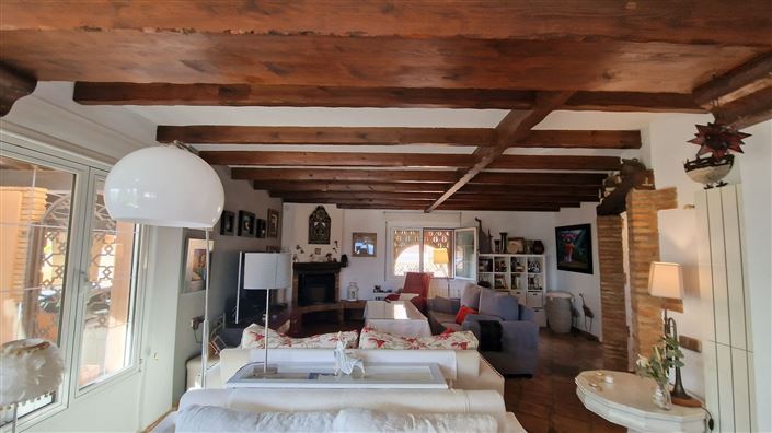 Image No.25-5 Bed Property for sale