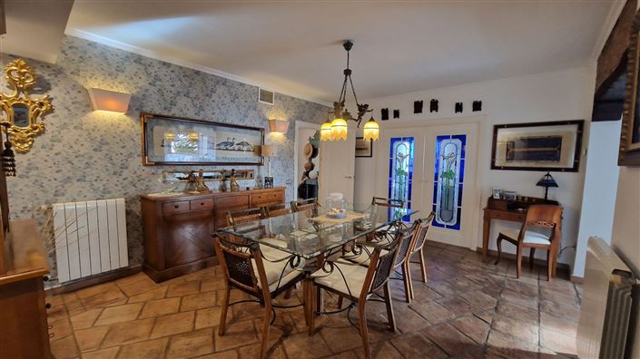 Image No.26-5 Bed Property for sale