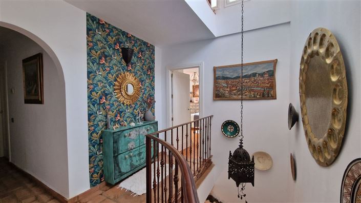 Image No.34-5 Bed Property for sale