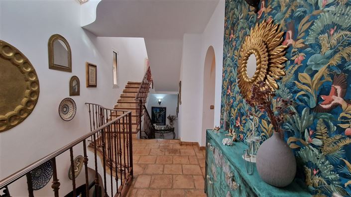 Image No.41-5 Bed Property for sale