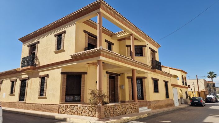 Image No.1-5 Bed Villa for sale
