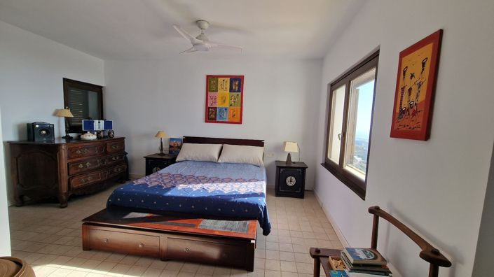 Image No.28-6 Bed Property for sale