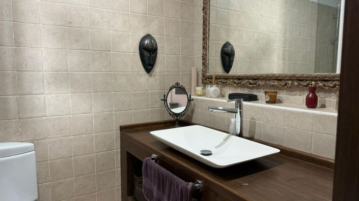 Image No.34-6 Bed Property for sale