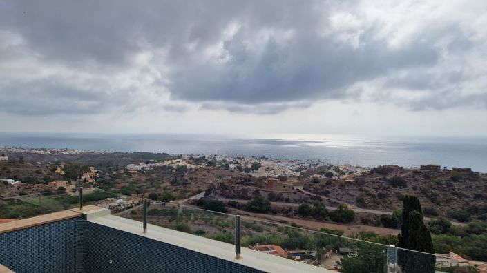 Image No.4-6 Bed Property for sale