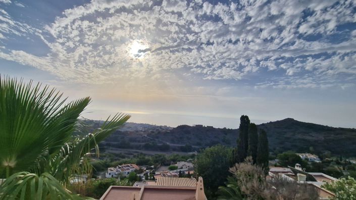 Image No.5-6 Bed Property for sale