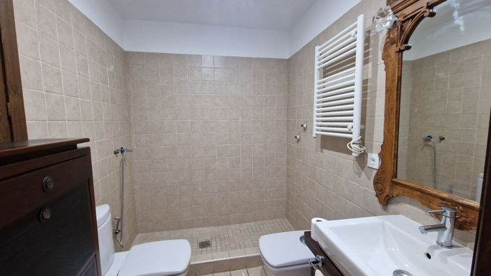 Image No.56-6 Bed Property for sale