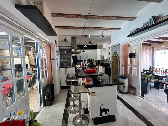 Image No.14-4 Bed Property for sale